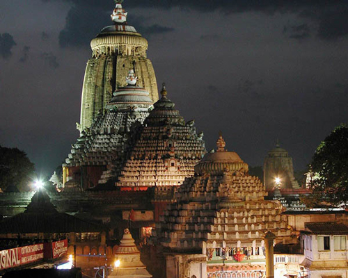 Jagannath temple in India is home to the largest kitchen in the world.