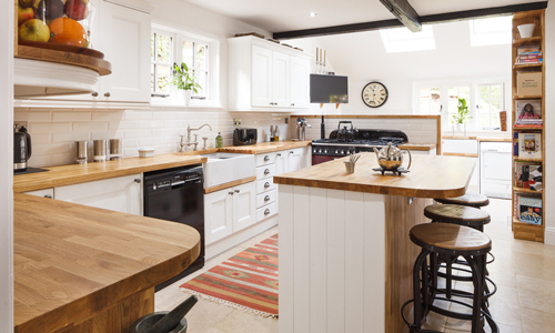A farmhouse kitchen is a popular style and something that can be achieved using our solid oak cabinets.