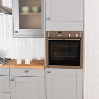 We offer a range of full height appliance cabinets to suit single ovens.