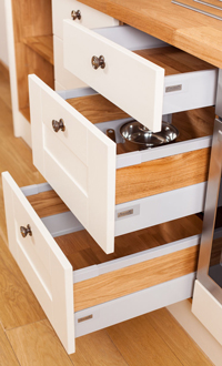 A Guide to Drawers in Oak Kitchens
