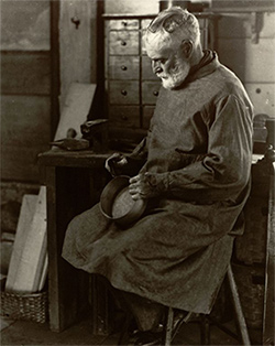 Picture of a Shaker box maker