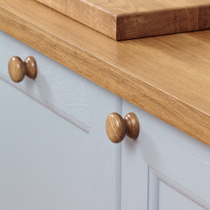 Kitchen cupboards and doors in solid oak kitchens can be quickly repaired by following a few simple steps.