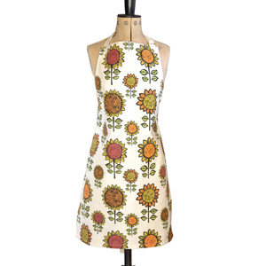 This sunflower apron is the perfect way to bring a touch of nature into your kitchen