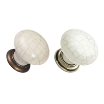 These traditionally designed Edison Knobs are the perfect contrast for a concrete, or concrete effect, worktop