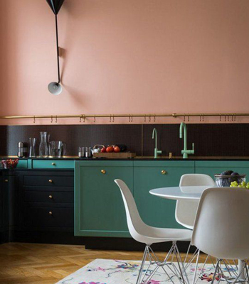 Combine Living Coral with turquoise for a colourful kitchen.