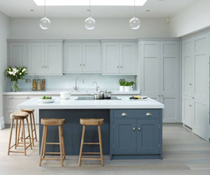 Kitchen islands are ideal for traditional kitchens.