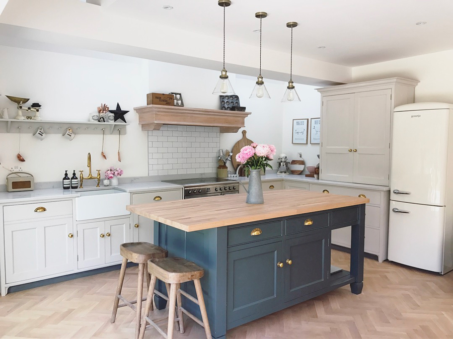 Solid Wood Kitchen Cabinets, Best Kitchen Cupboards Uk