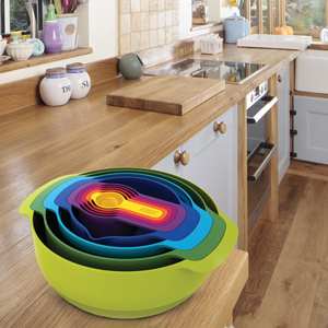 This fantastic gadget looks fabulous and is an immensely practical choice for solid oak kitchens.